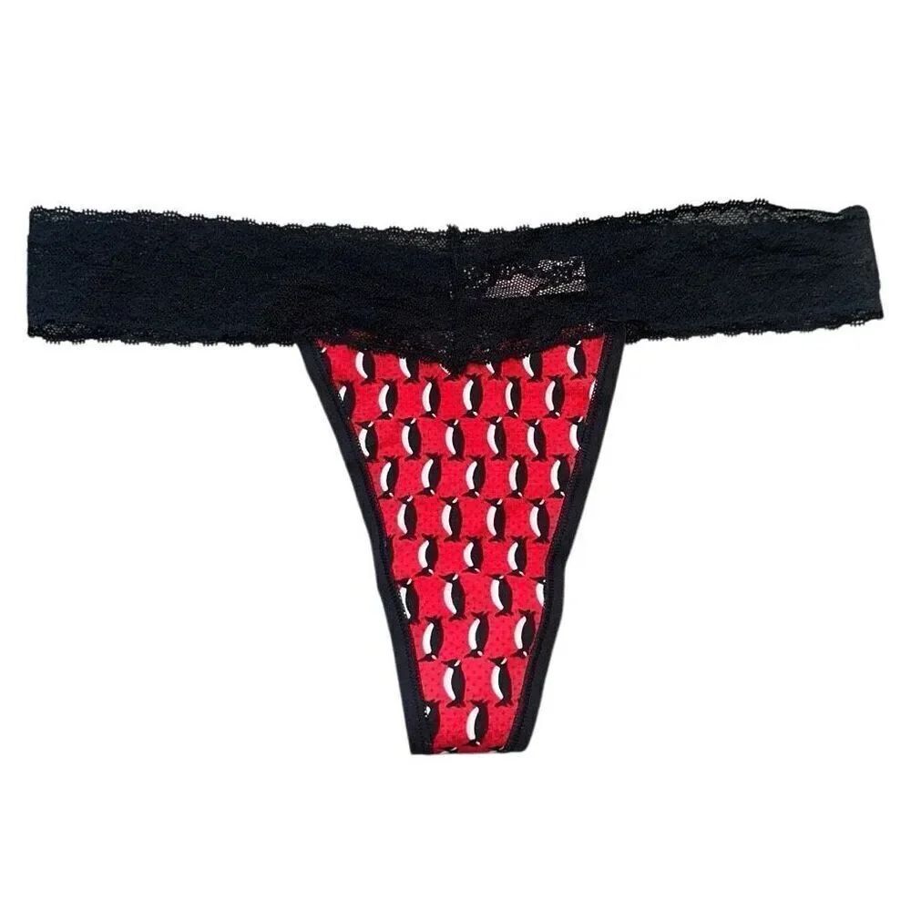 Victoria’s Secret 2014 penguin thong black and red lace Low rise sz M